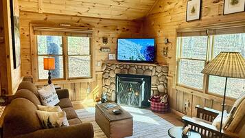Smart TV, fireplace
