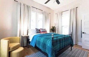 3 dormitoris, escriptori, planxa i posts de planxar i wifi 