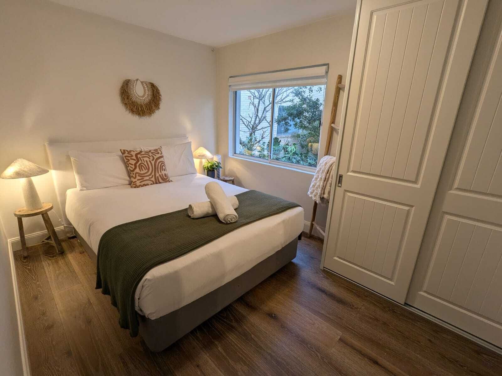 1 habitación, tabla de planchar con plancha, wifi y ropa de cama 