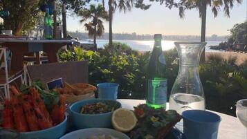 Servei de restauració a l'aire lliure