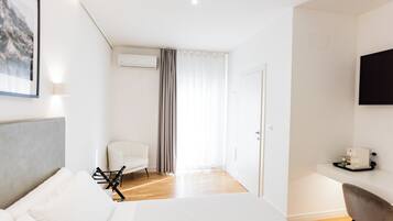 Deluxe Triple Room | Egyptian cotton sheets, premium bedding, memory foam beds, free minibar