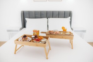 Daily cooked-to-order breakfast for a fee