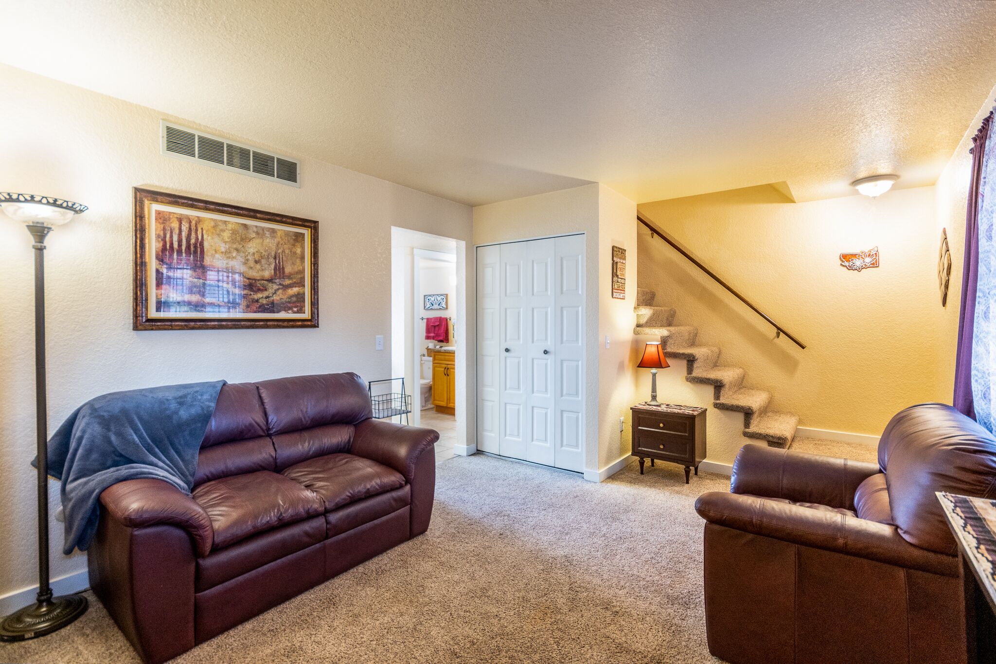 Cozy townhome minutes from all Billings has to offer!