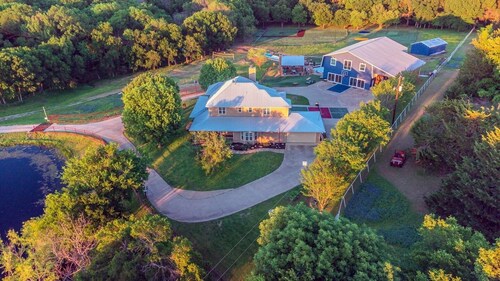 Retreat Blooming Grove | A Retreat DFW Experience