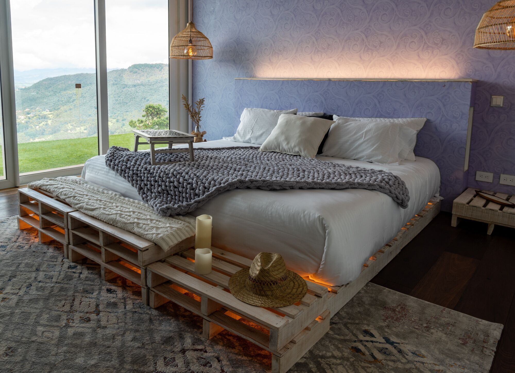 Premium bedding, down comforters, minibar, in-room safe