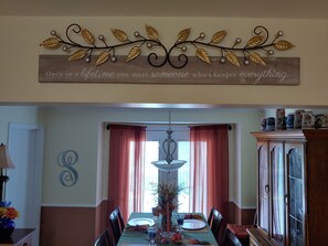 Dining - Spacious Terracotta Brick One Level W/Screened In Porch. Free wi-fi. (Gardendale)