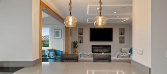 Golwg Y Môr - Sea View Cottage with Hot Tub