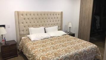 5 habitaciones, escritorio, tabla de planchar con plancha y wifi gratis