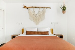 4 bedrooms, desk, iron/ironing board, travel crib - Catalina Foothills Retreat w/ Heated Pool & Spa (Tucson)