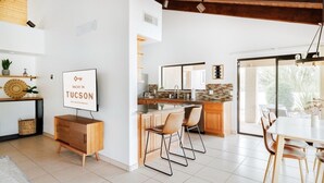 Kaffetrakter/tekoker, kjøleskap, mikrobølgeovn og ovn