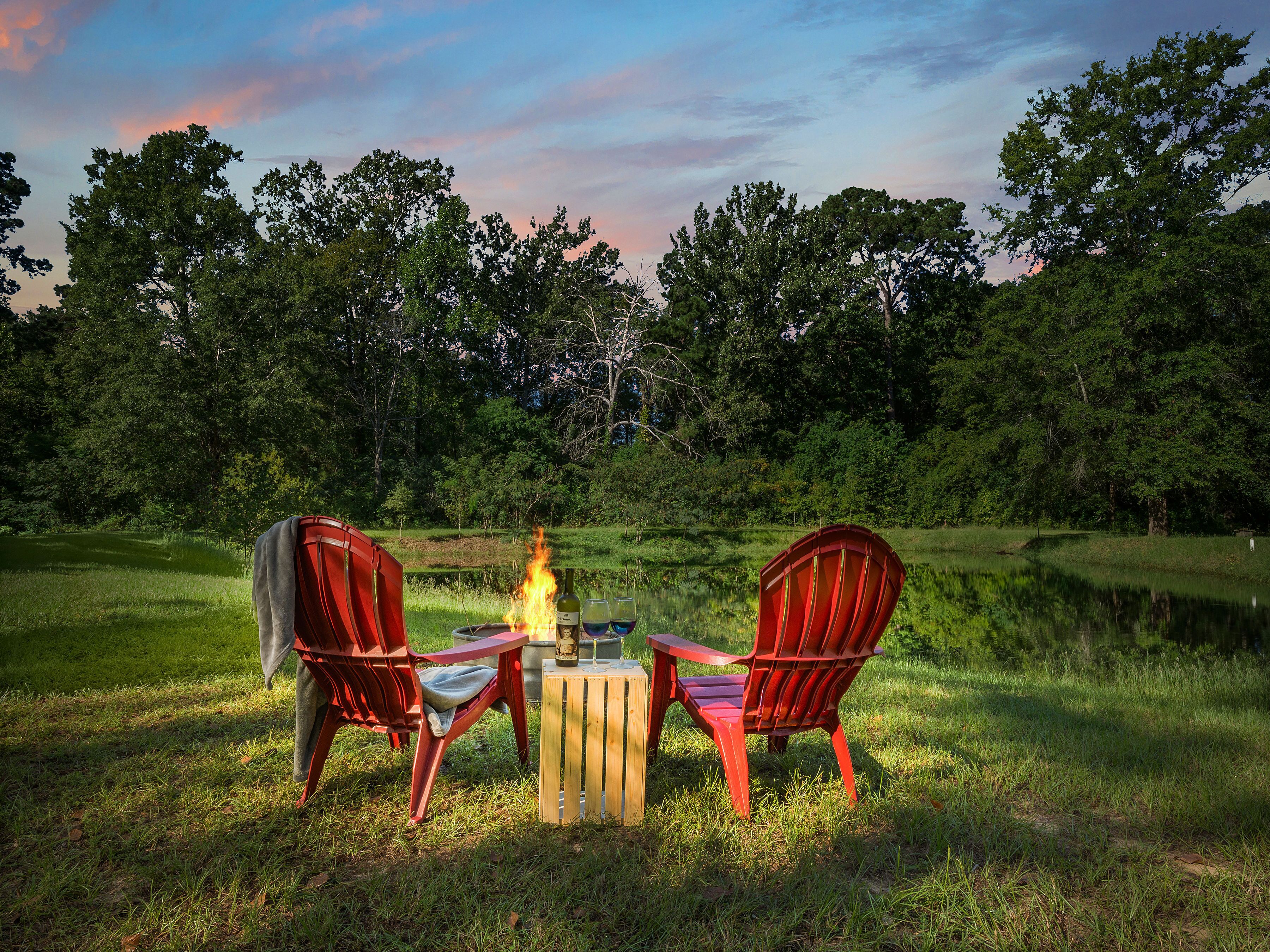 Secluded Cottage & Pond ~ Toledo Bend Reservoir