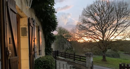 Unique Traditional French Farmhouse with private pool in rural Dordogne