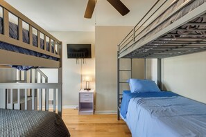 5 chambres, bureau, fer et planche à repasser, accès Internet