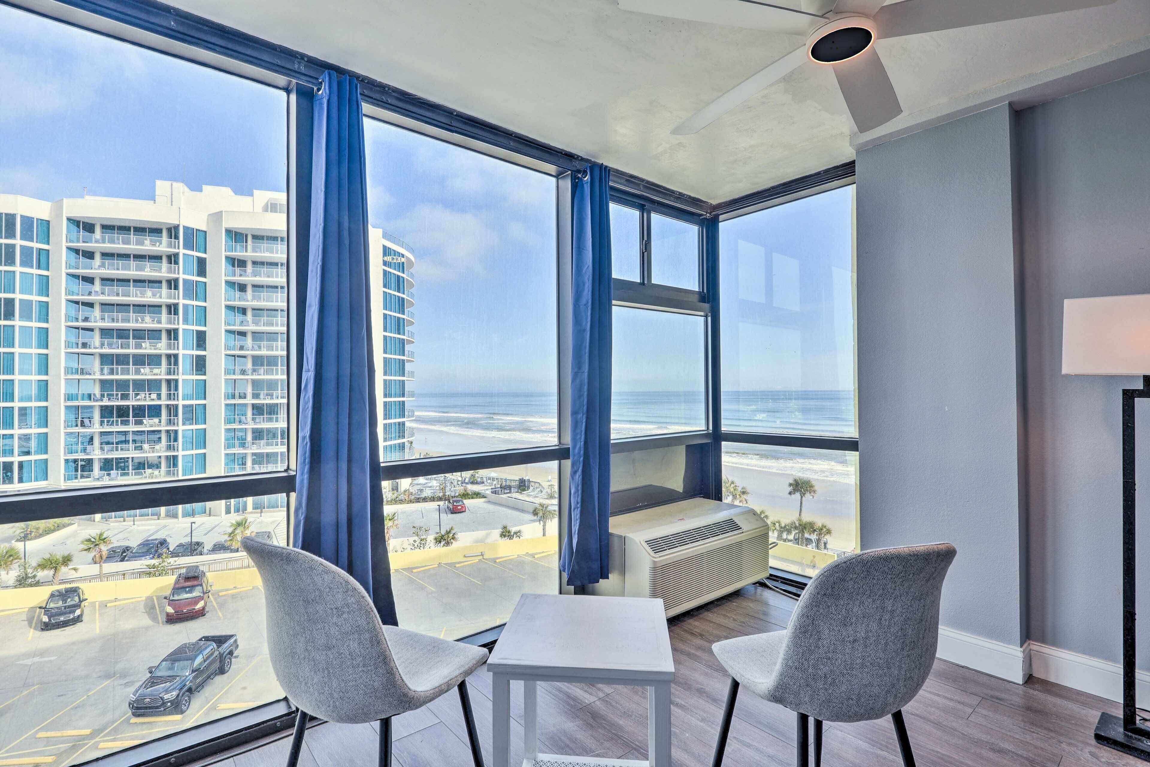 Cozy Daytona Beach Studio w/ Beach Views!