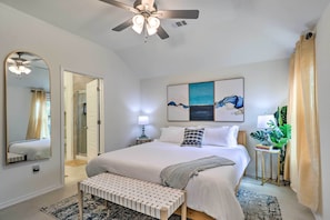 3 bedrooms, desk, iron/ironing board, travel crib