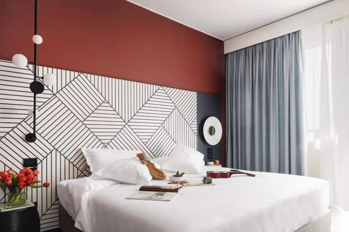 1 bedroom, in-room safe, desk, soundproofing