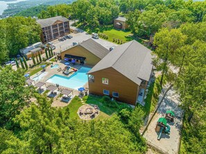 Exterior - Cabin by Silver Dollar City! Private Hot Tub! (Branson)