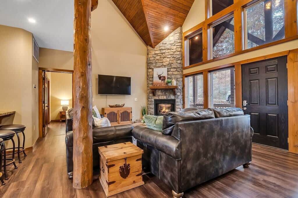 TV, fireplace, offices