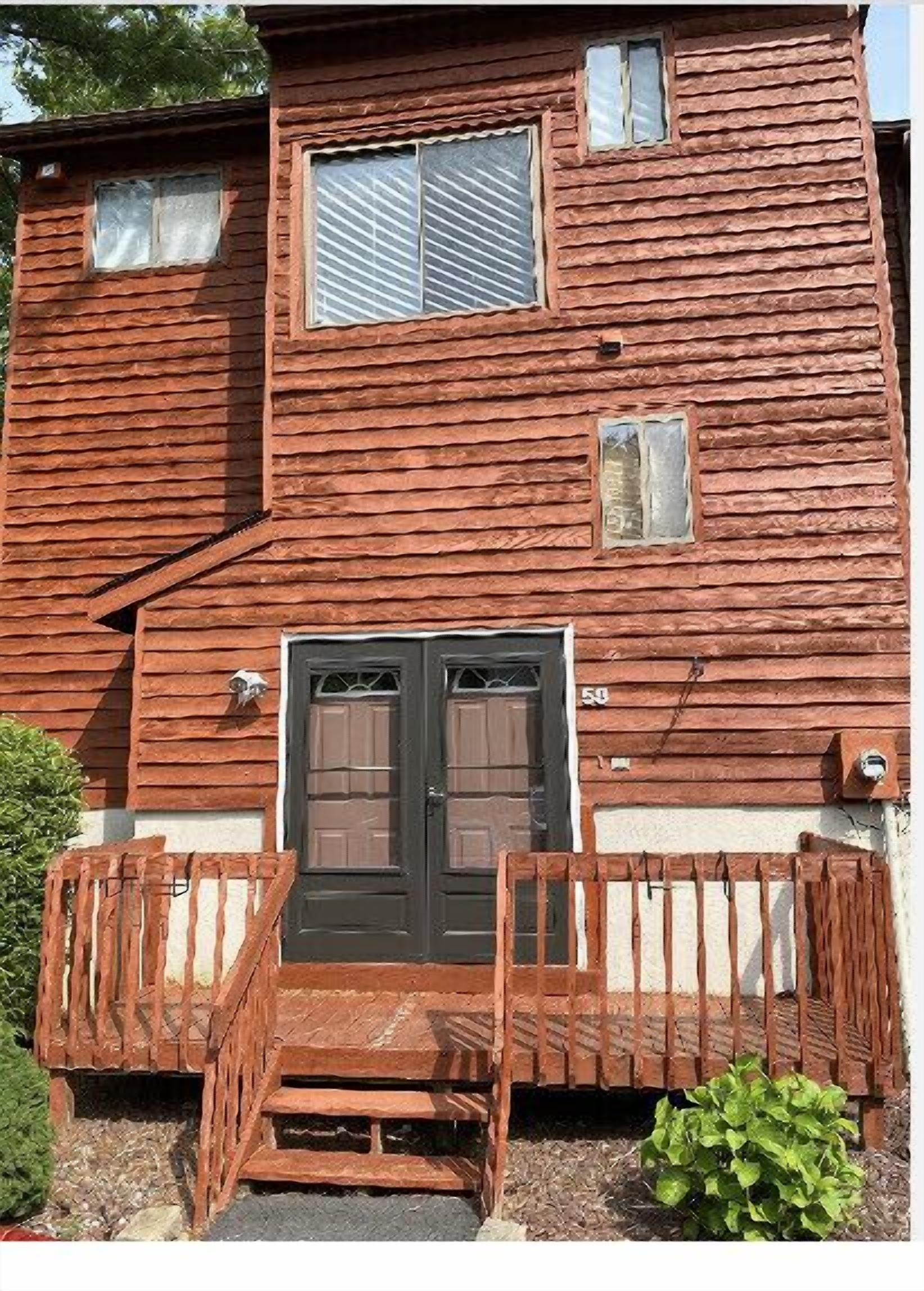Peaceful Oasis Nestled in a Wooded Community Perfect for Couples and Families.