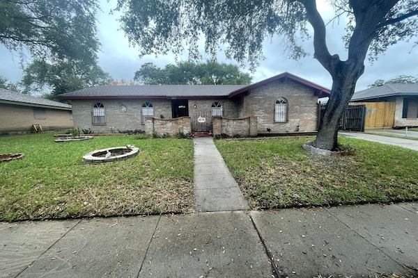 Front of house 4022 Donaho Dr.