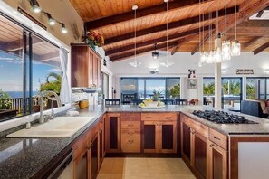 Fridge, microwave, oven, stovetop - Papa Belle 3.5 Acre Estate w/Pool, Spa, Epic Ocean Views, and Orchard (Captain Cook)