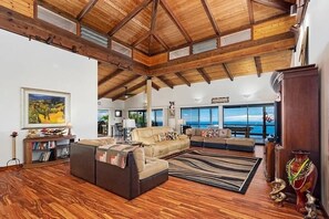 Smart TV, table tennis, stereo, printers - Papa Belle 3.5 Acre Estate w/Pool, Spa, Epic Ocean Views, and Orchard (Captain Cook)