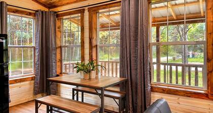Maple Villa ·Brand New Jacuzzi · Axe Range · Pet- Friendly near Cook Forest