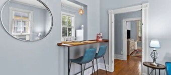 Balcony and 1 bedroom heart of Historic downtown! Steps to River Walk