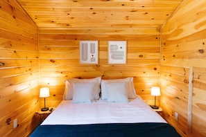 2 soverom, strykejern/-brett, reiseseng for barn og wi-fi (inkludert)