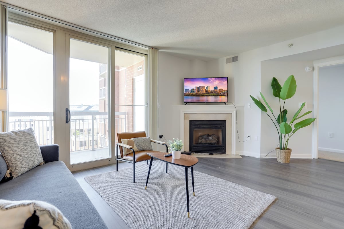 Comfort Apartment, 1 Bedroom, City View | Living area