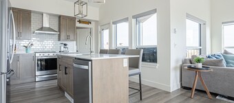 Family Fun in Brand New Executive Penthouse in Happy Valley