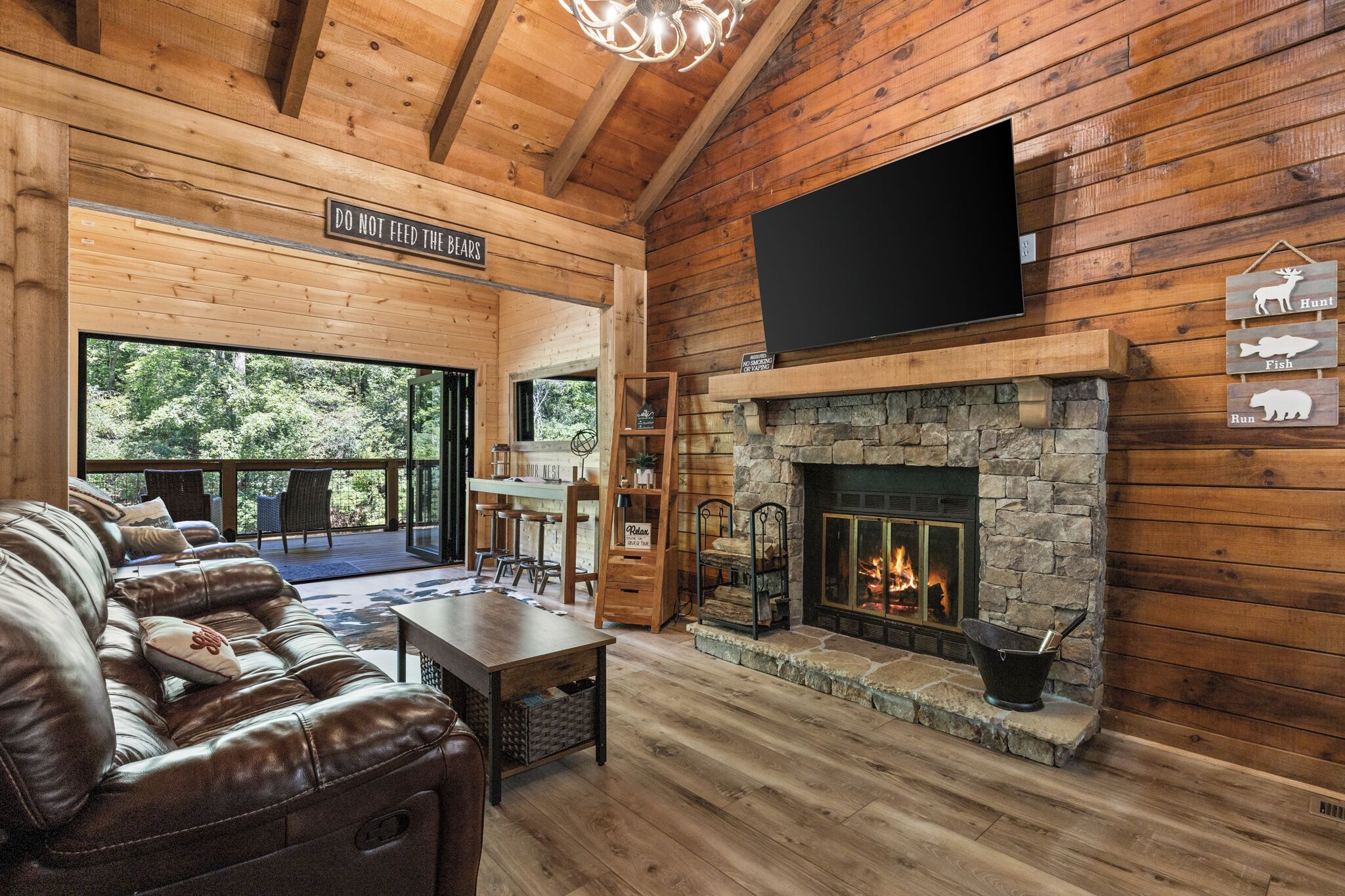 Smart-TV, peis, videospill og bøker