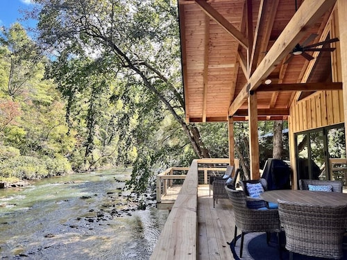 Riverside Retreat Cartecay, Hot Tub, Fire Pit, Gameroom
