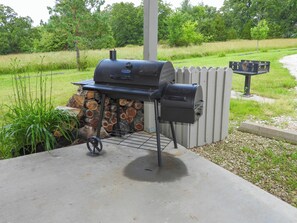 Terrace/patio - Sunset Ridge perfect vacation home near Meramec River (Leasburg)