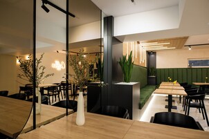 Café da manhã com buffet todos os dias mediante uma taxa