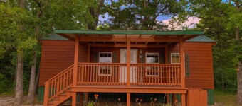 Ransom's Retreat Group cabin rental near Meramec River