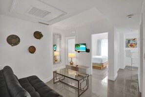 3 habitaciones, tabla de planchar con plancha y wifi