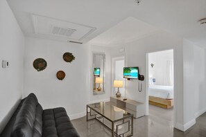 1 camera, ferro/asse da stiro, Wi-Fi