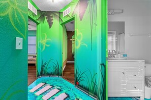 5 soverom, strykejern/-brett, reiseseng for barn og wi-fi (inkludert)