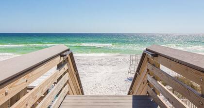 Family home with 5 Bd with decks, 5bth with 5 Pk spts, Rooftop - 5 Min to Beach!