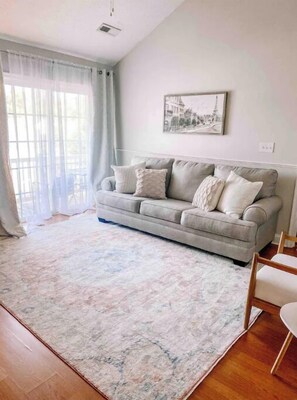 Smart TV - Beautiful condo in Wyndhurst • 10min from LU (Lynchburg)