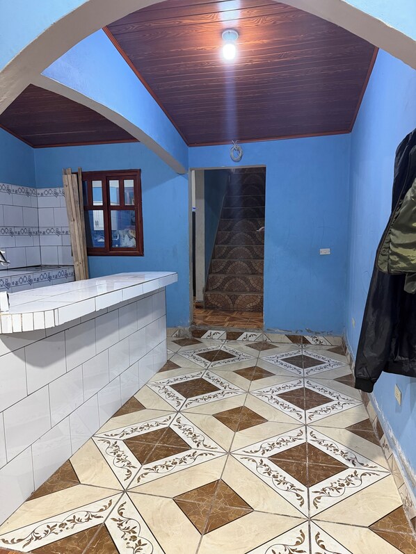 المنشأة من الداخل