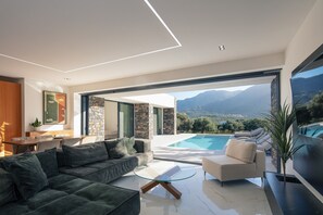 Piscine extérieure