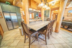 تناول الطعام