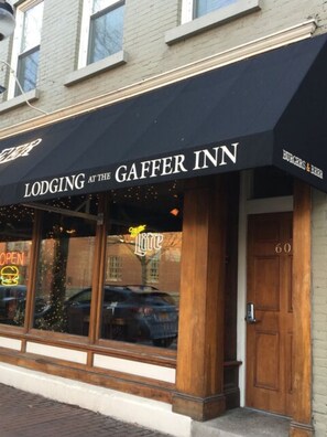 Exterior detail - Double Queen Guestroom (Corning)