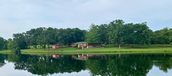 Leasburg Lakehouse vacation home & private stocked lake near Meramec River.