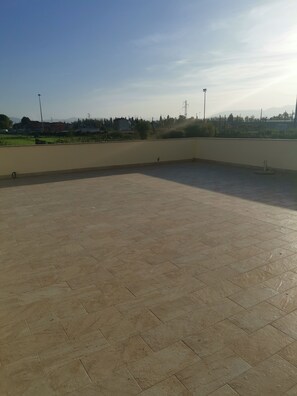 Apartment, 3 Schlafzimmer, barrierefrei | Unterkunftsgelände