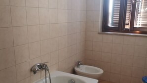 Unclassified image, 3 of 15, button - Appartamento Ghirlanda (Foligno)