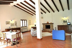 Villa, 4 Schlafzimmer, eigener Pool, Gartenblick | Wohnzimmer