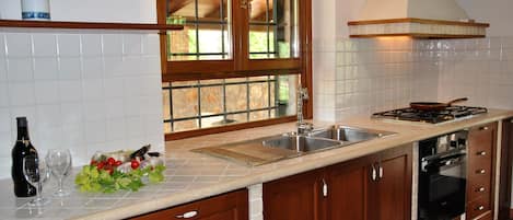 Villa, 4 Bedrooms, Private Pool, Garden View | Interior